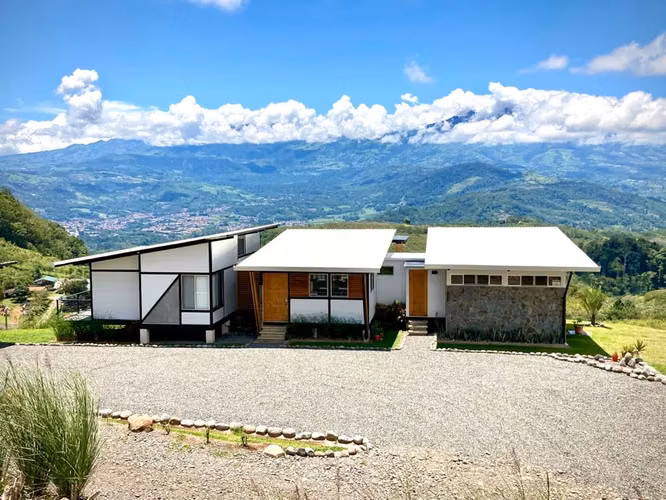 Casa en Venta en Turrialba, Impresionante vista al Volcán, Llave en mano. - Imagen 16