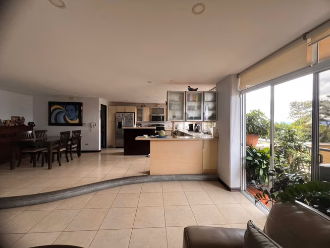 SE VENDE APARTAMENTO EN ESCAZU, CONDOMINIO VALLE ARRIBA DE 3 HAB