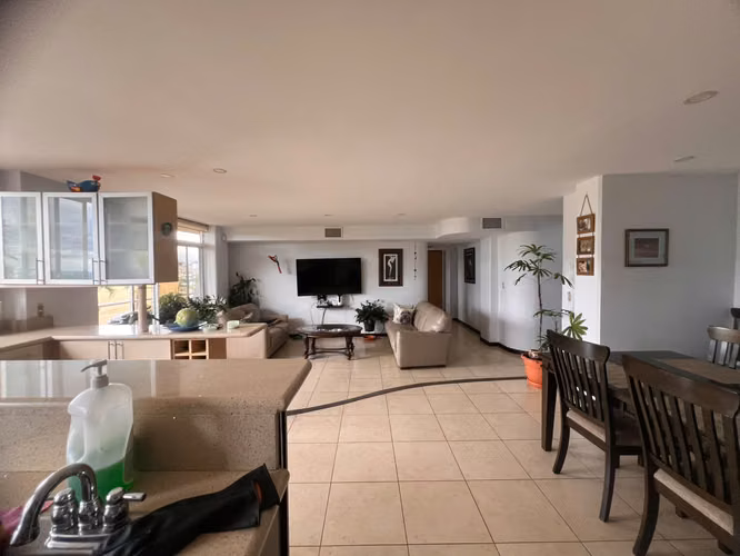 SE VENDE APARTAMENTO EN ESCAZU, CONDOMINIO VALLE ARRIBA DE 3 HAB