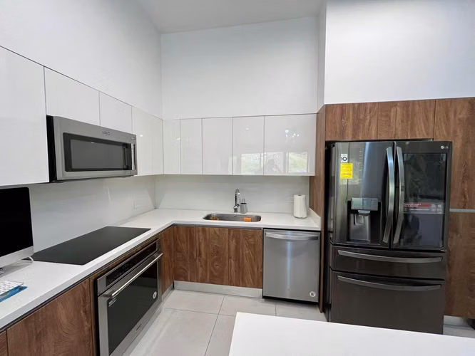 Bosques del Café, full amueblado, hermoso-lujoso-amplio, 3 hab, 2.5 baños, A/C, 2 balcones. - Imagen 1