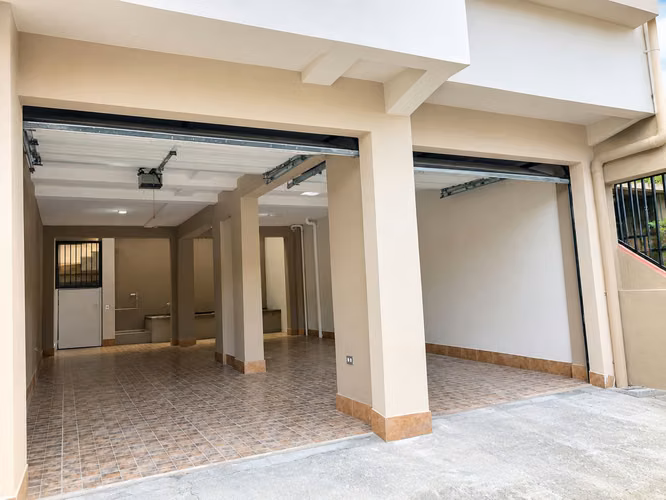 Alquiler de Edificio en El Prado, Curridabat: Perfecto para Comercio, Consultorios o Firma de Servicios - Imagen 6