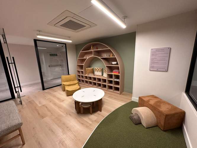 Apartamento con linea blanca en alquiler en condominio Parkwood, Nunciatura. De Lujo 