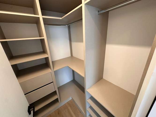 Apartamento con linea blanca en alquiler en condominio Parkwood, Nunciatura. De Lujo 