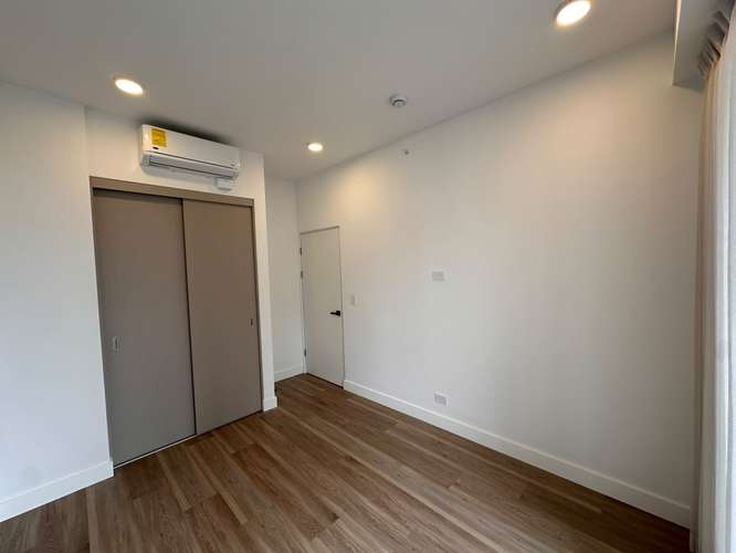 Apartamento con linea blanca en alquiler en condominio Parkwood, Nunciatura. De Lujo 