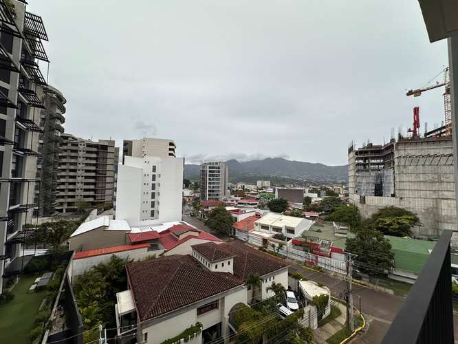 Apartamento con linea blanca en alquiler en condominio Parkwood, Nunciatura. De Lujo 