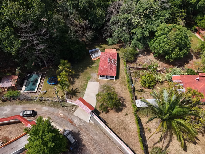 HOUSE WITH PRIVATE POOL AND 1,126 M² LOT FOR SALE — ESPARZA, PUNTARENAS
