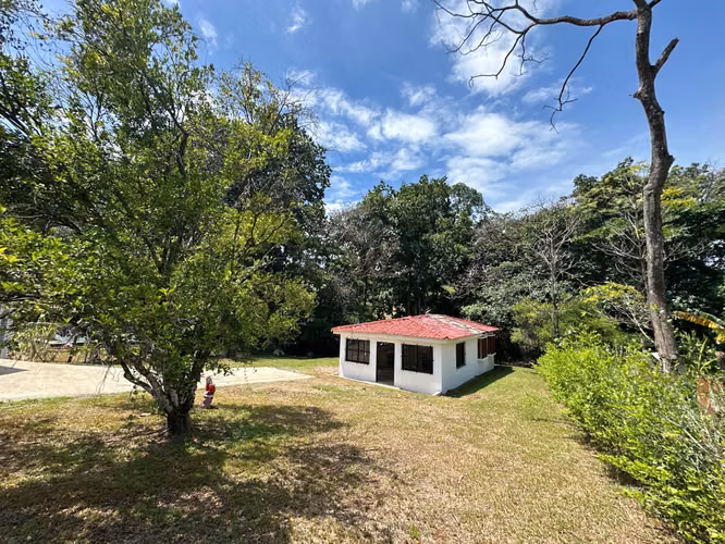 CASA CON PISCINA Y TERRENO DE 1.126 M² EN VENTA — ESPARZA, PUNTARENAS - Imagen 7