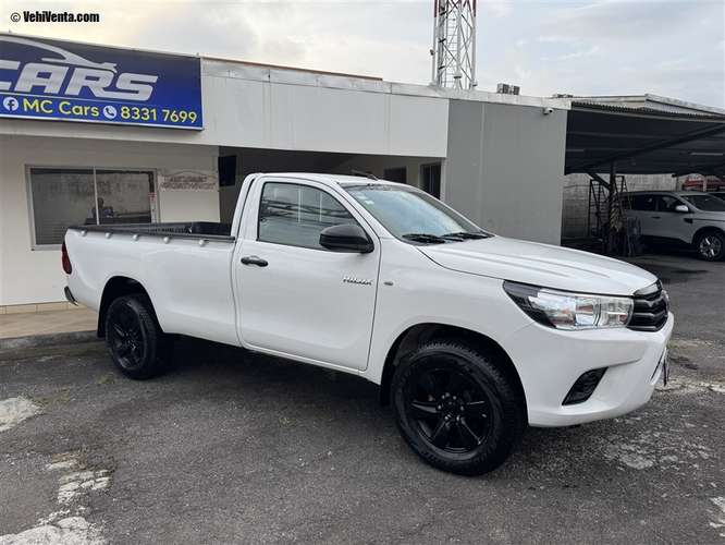 TOYOTA HILUX 2023 MANUAL DIESEL BLANCO