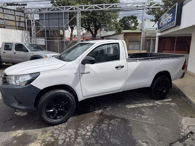 TOYOTA HILUX 2023 MANUAL DIESEL BLANCO - Imagen 9