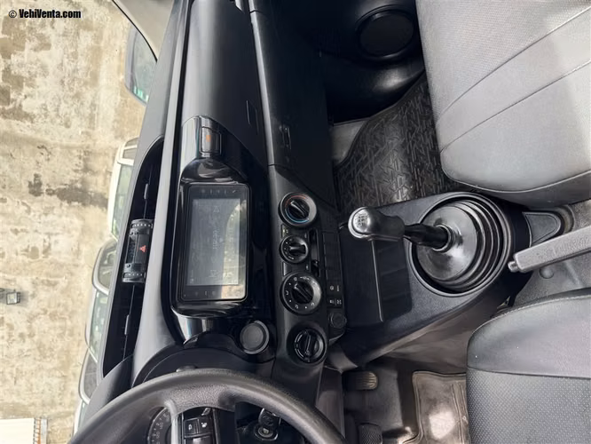 TOYOTA HILUX 2023 MANUAL DIESEL BLANCO - Imagen 10