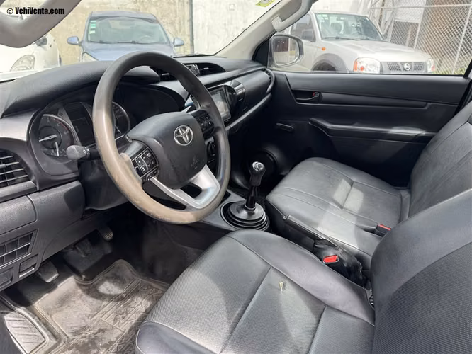 TOYOTA HILUX 2023 MANUAL DIESEL BLANCO - Imagen 3