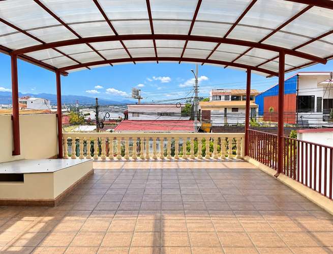VENTA / Amplia Residencia con Potencial de Ingresos Adicionales en La Uruca, San José - Imagen 19