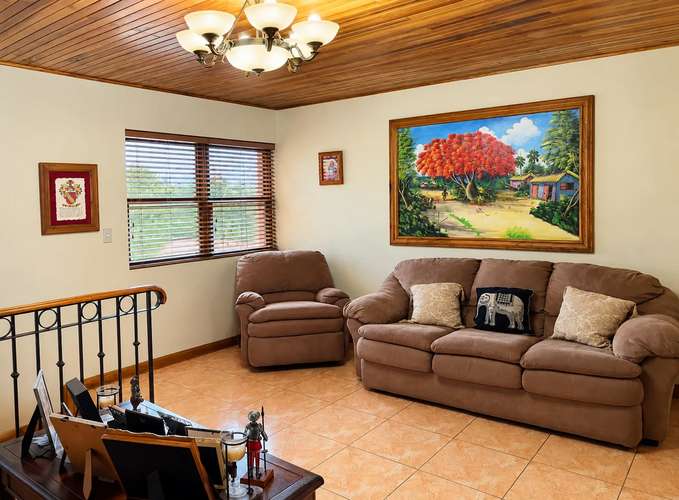 VENTA / Amplia Residencia con Potencial de Ingresos Adicionales en La Uruca, San José - Imagen 15