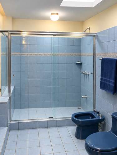 VENTA / Amplia Residencia con Potencial de Ingresos Adicionales en La Uruca, San José - Imagen 12