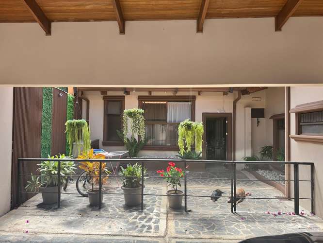Residencia con Apto Independiente en Altos las Palomas | 1.047 m² | Santa Ana - Imagen 6