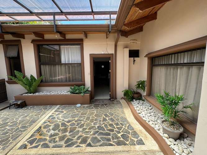 Residencia con Apto Independiente en Altos las Palomas | 1.047 m² | Santa Ana - Imagen 4