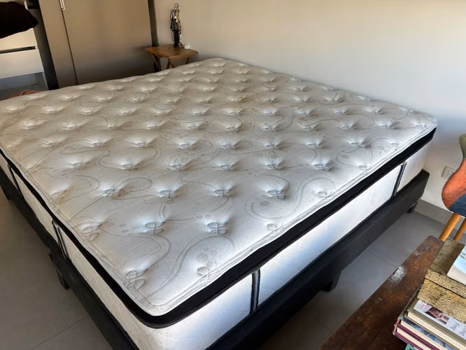 Cama King colchón foam 