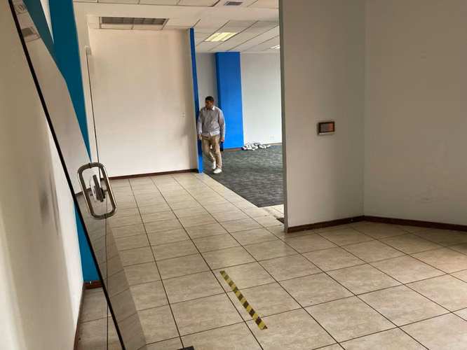 Alquiler Oficina Sabana Sur 520m2 con 10 parqueos - Imagen 4