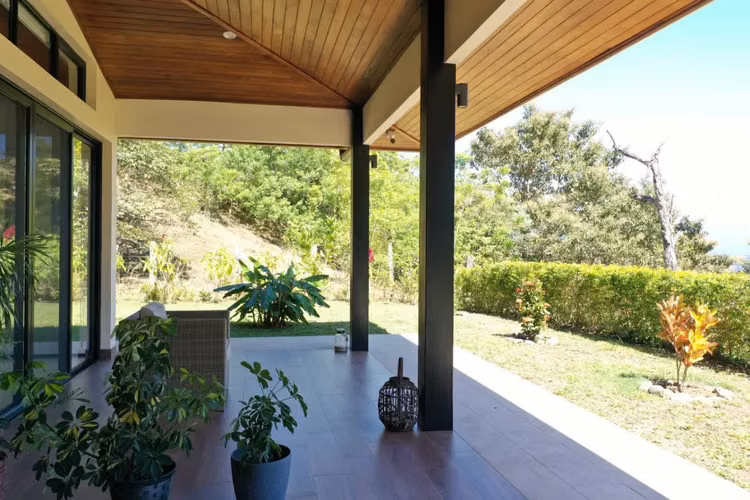 Casa Amueblada con Vistas al Valle en Alquiler a Largo Plazo – Atenas - Imagen 15