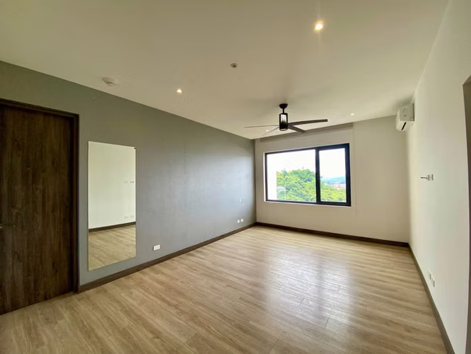 VENTA DE APARTAMENTO EN CONDOMINIO EN ESCAZÚ 