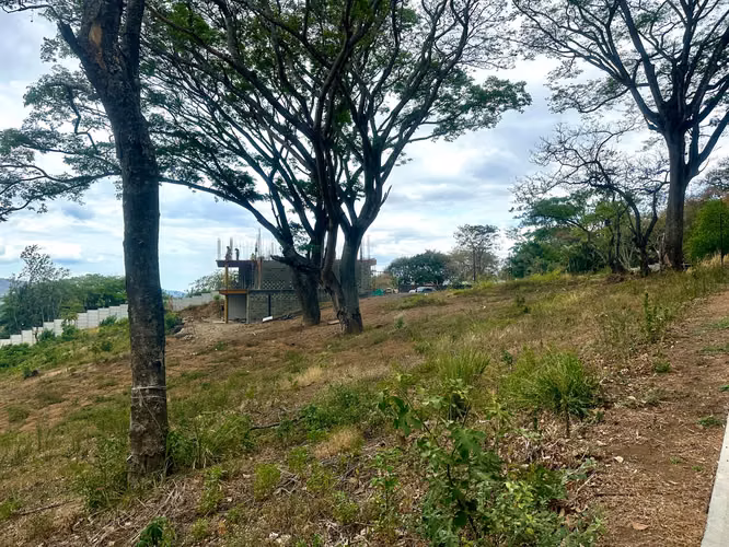 VENTA DE LOTE EN CONDOMINIO VISTA REAL SANTA ANA  - Imagen 13