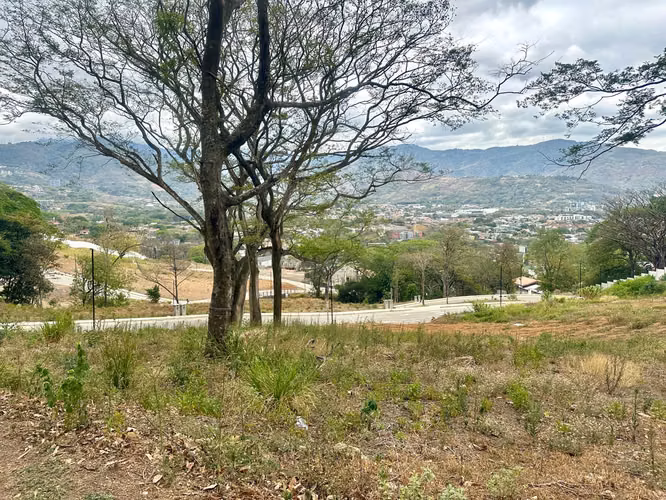 VENTA DE LOTE EN CONDOMINIO VISTA REAL SANTA ANA  - Imagen 12