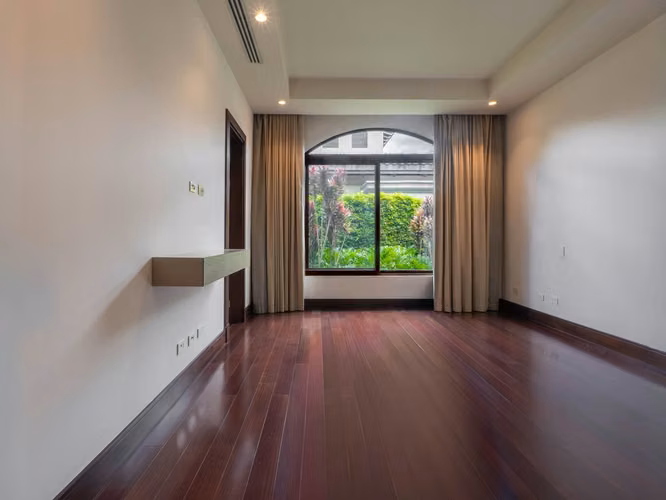 Casa de lujo en venta en Bosques de Lindora – Piscina privada y detalles arquitectónicos únicos* - Imagen 15