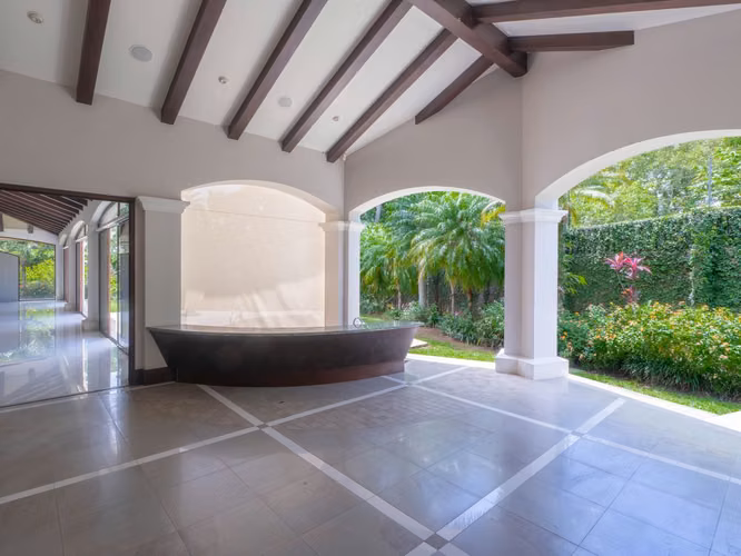 Casa de lujo en venta en Bosques de Lindora – Piscina privada y detalles arquitectónicos únicos* - Imagen 6