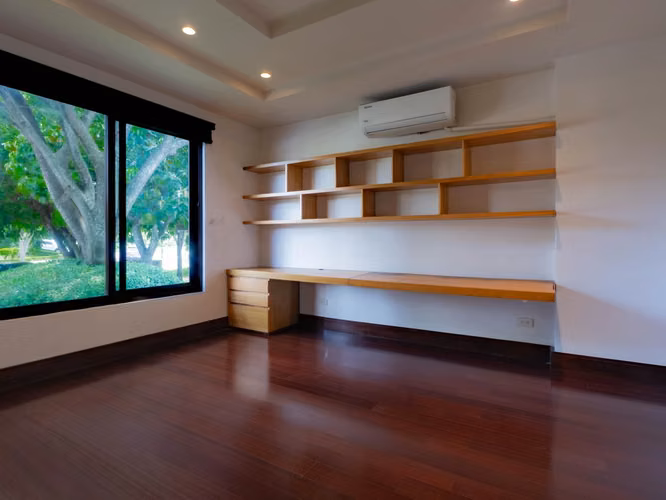 Casa de lujo en venta en Bosques de Lindora – Piscina privada y detalles arquitectónicos únicos* - Imagen 3