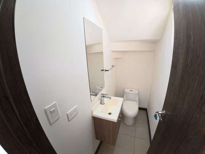 SE VENDE CASA EN CONDOMINIO CERCA DEL CENTRO DE MORAVIA - Imagen 8