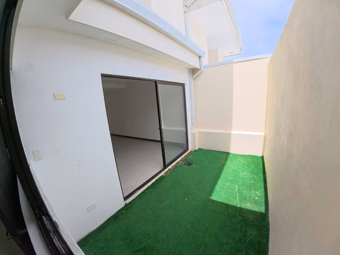 SE VENDE CASA EN CONDOMINIO CERCA DEL CENTRO DE MORAVIA - Imagen 2