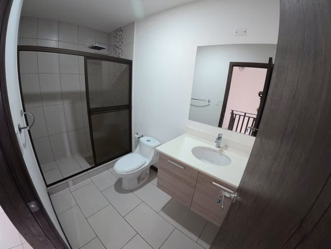 SE VENDE CASA EN CONDOMINIO CERCA DEL CENTRO DE MORAVIA - Imagen 20