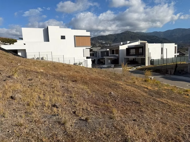 VENTA DE LOTE EN CONDOMINIO VISTA REAL - SANTA ANA - Imagen 15