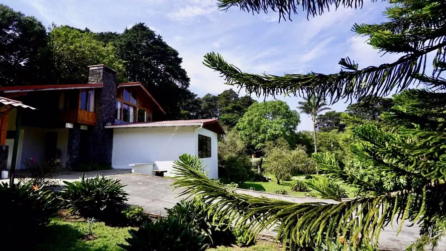  ALQUILER CASA / CABAÑA DE LUJO AMUEBLADA,  4 Habitaciones, SAN RAFAEL DE HEREDIA. 