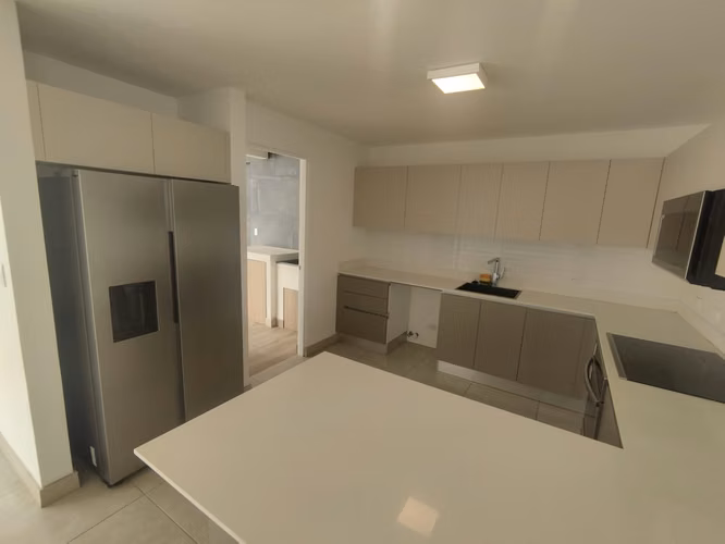 Se Alquila ( Alquiler) Casa en Guachipelín 310 Escazú, Cod GU 1538 - Imagen 6
