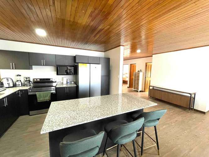 Apartamento amoblado de 3 cuartos en Sabana Sur #
