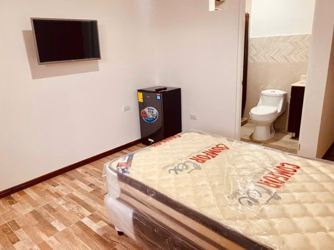 250.000 ALQUILER DE HABITACIÓN AMUEBLADA EN ESCAZÚ CENTRO – EXCELENTE UBICACIÓN/NO COCHERA/NO MASCOTAS - Imagen 12