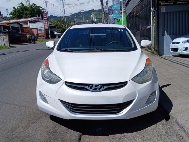 Hyundai elantra  - Imagen 3