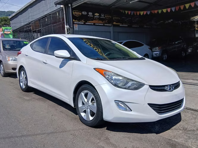 Hyundai elantra  - Imagen 4