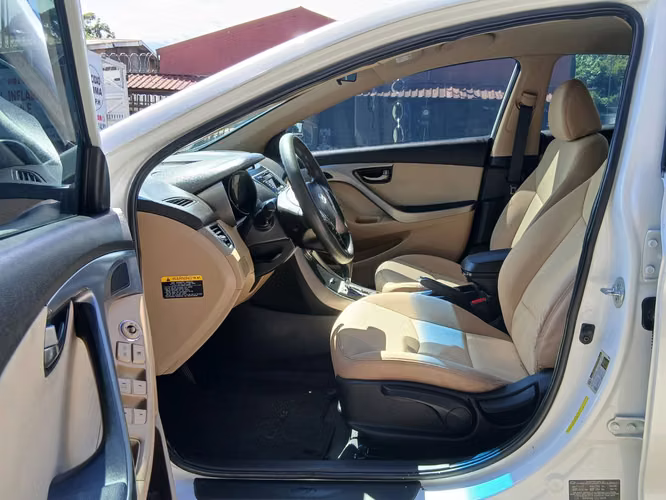Hyundai elantra  - Imagen 7