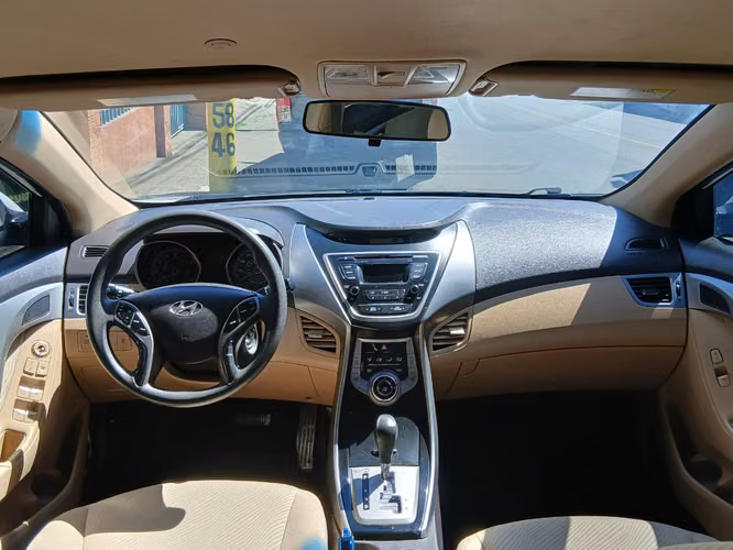 Hyundai elantra  - Imagen 8
