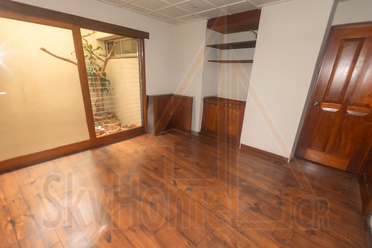 Casa en alquiler / Cerca de Plaza del Sol, Curridabat / Esquinera / Uso de suelo comercial / Amplios espacios - Imagen 12