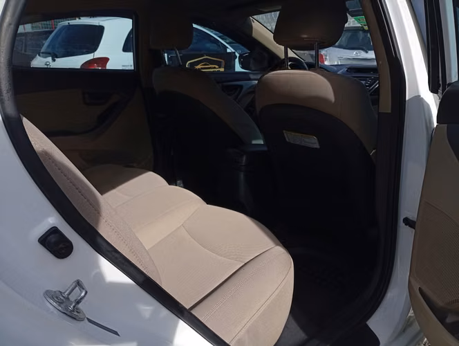 Hyundai elantra  - Imagen 10