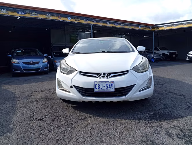 Hyundai elantra  - Imagen 5