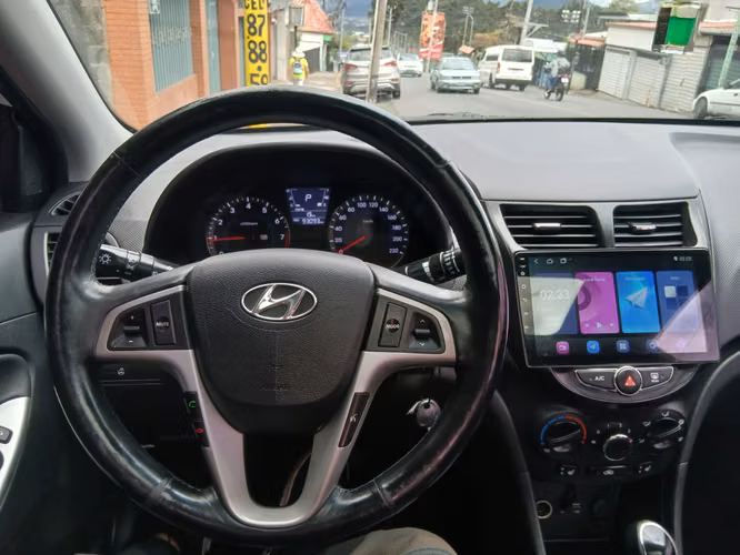 Hyundai accent con quemacocos  - Imagen 9