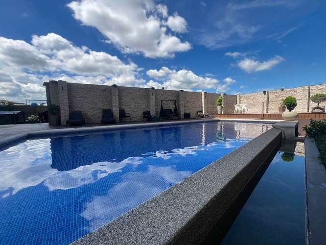 Se vende apartamento en torres del lago la sabana 