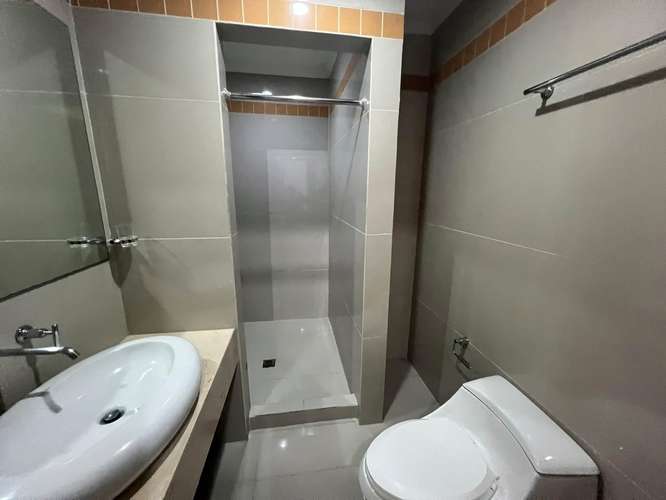 Se vende apartamento en torres del lago la sabana 