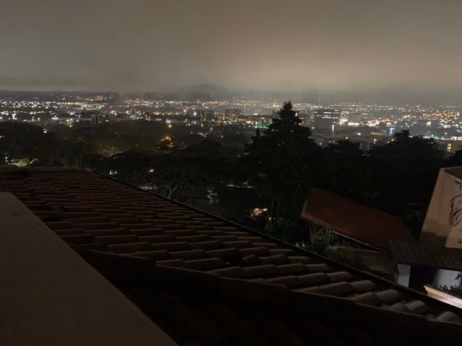 Nuevo en el mercado  Casaen condominio, Escazu 3 dormitorios,excelente vista, gran sala enorme. - Imagen 5