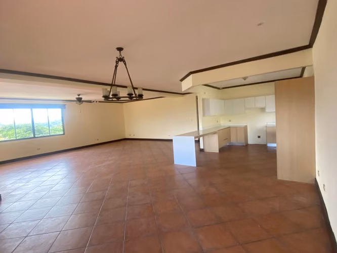 Nuevo en el mercado  Casaen condominio, Escazu 3 dormitorios,excelente vista, gran sala enorme. - Imagen 8