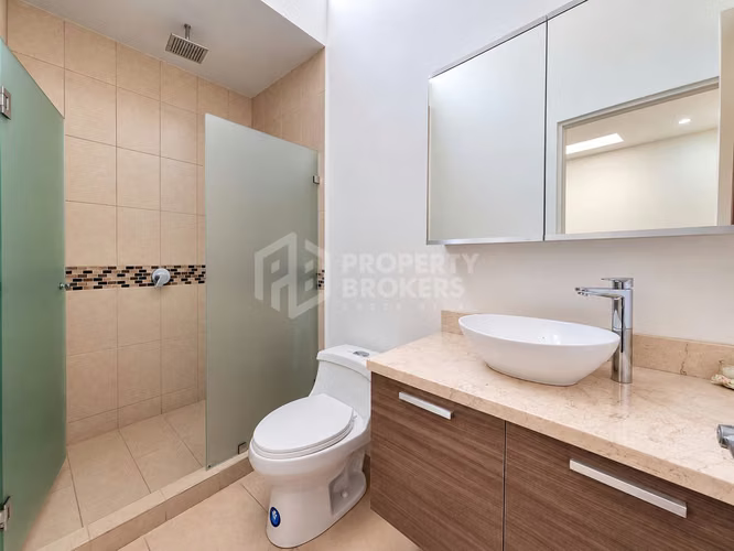 Alquiler de casa | Santa Ana | Línea blanca | 3 hab | Jardín | Terraza | $1550